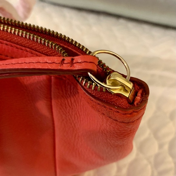 ***SOLD***New FOSSIL Leather Tote - Picture 7 of 10